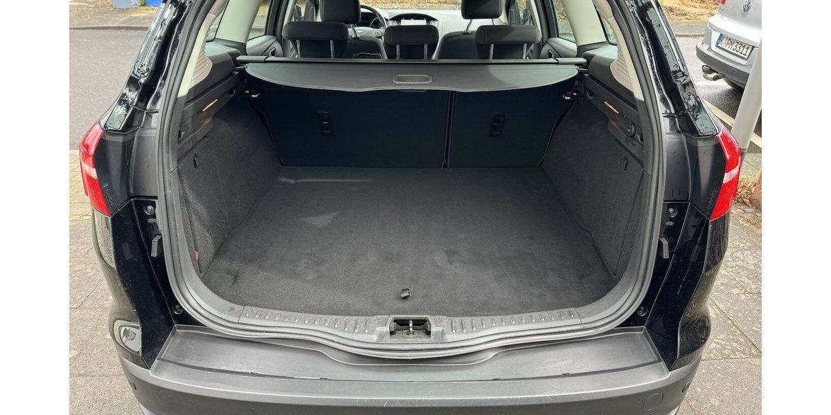 Ford Focus Klima Navi Zahnr.+Wa.-PumpeNeu SR+WR 1.Hd. 115.000 km 6.900 &euro; Erftstadt 50374