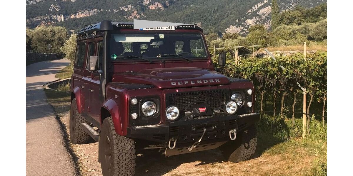 Land Rover Defender 129.000 km 46.700 &euro; Bonn 53177