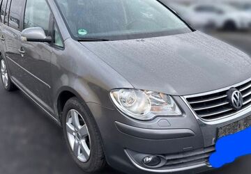 VW Touran 289.000 km 2.590 &euro; Bonn 53227