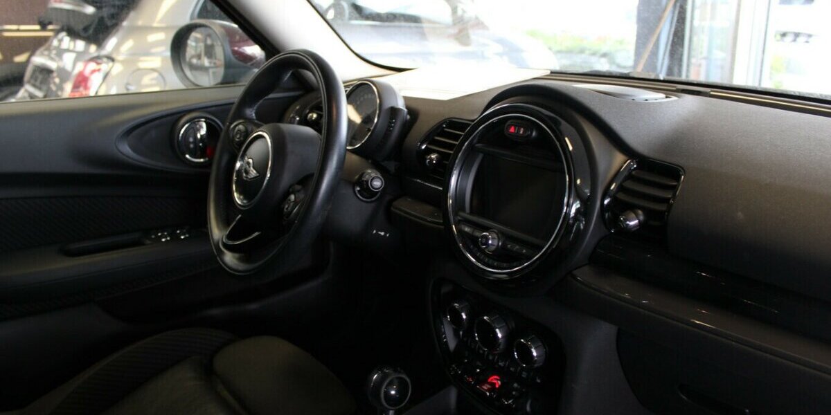 Mini One Clubman Chili - LED - Navi - SHZ - Kamera - 64.870 km 14.980 &euro; Euskirchen 53881