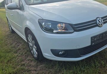 VW Touran 234.391 km 6.310 &euro; Kreuzau 52372