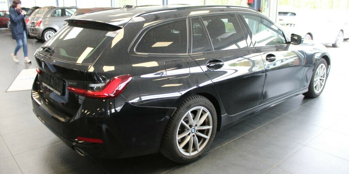 BMW 318 318i Touring Aut. 34.360 km 29.980 &euro; Euskirchen 53881