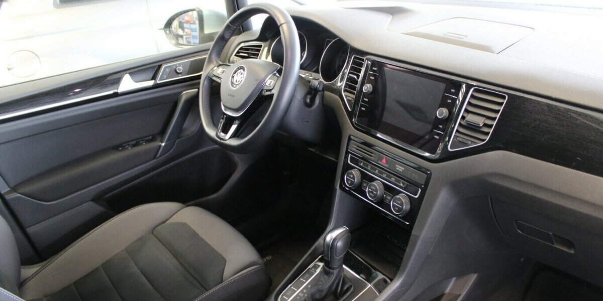 VW Golf Sportsvan 1.4 TSI DSG Comfortline 98.770 km 11.980 &euro; Euskirchen 53881