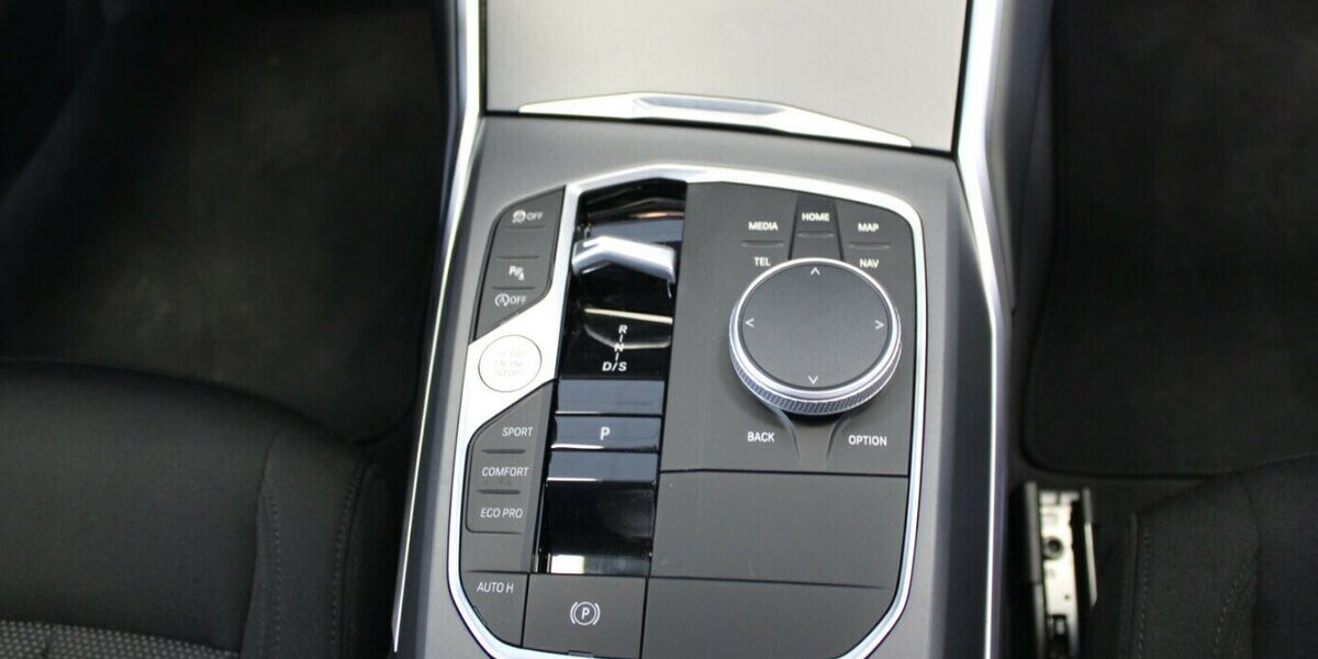 BMW 318 318i Touring Aut. 34.360 km 29.980 &euro; Euskirchen 53881