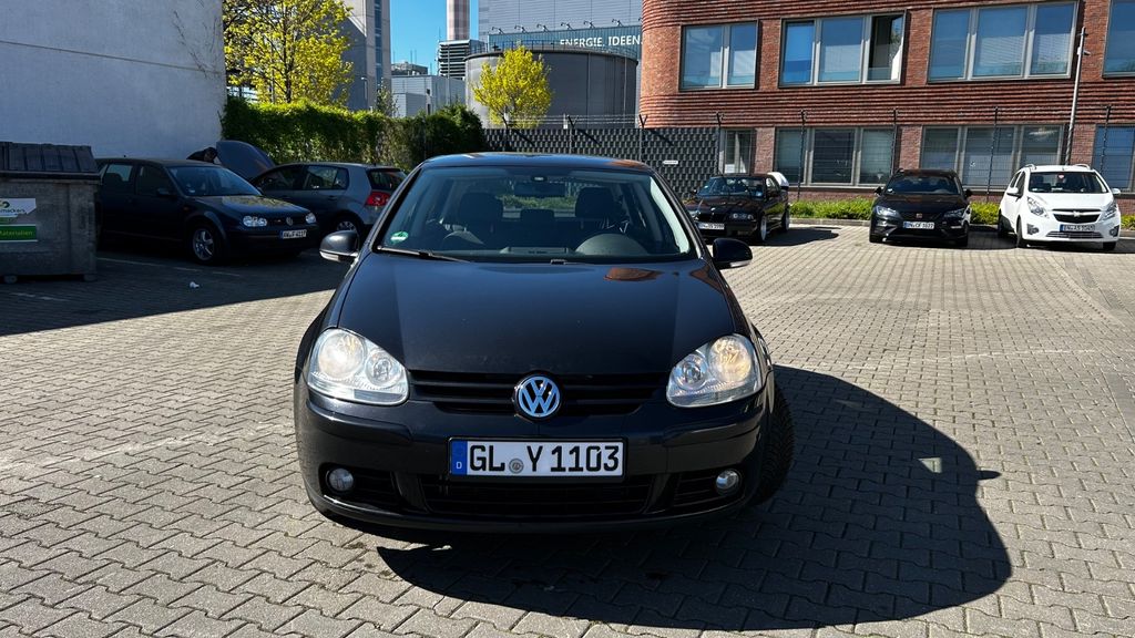 VW Golf 199.200 km 4.600 &euro; Bonn 53123