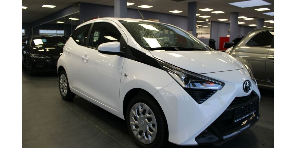 Toyota Aygo (X) 79.413 km 9.980 &euro; Euskirchen 53881