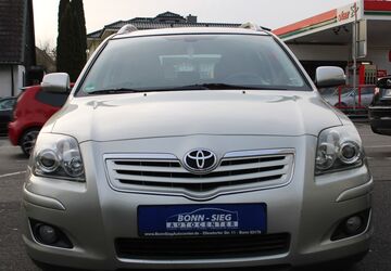 Toyota Avensis 94.000 km 5.650 &euro; Bonn 53179