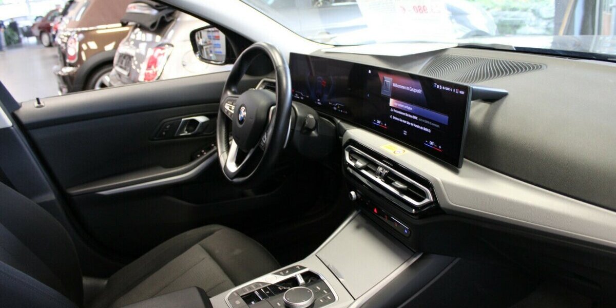 BMW 318 318i Touring Aut. 74.038 km 23.980 &euro; Euskirchen 53881