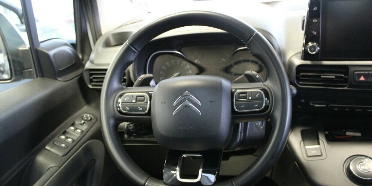 Citroen Berlingo M BlueHDi EAT8 Shine Panorama - Navi 82.816 km 18.980 &euro; Euskirchen 53881