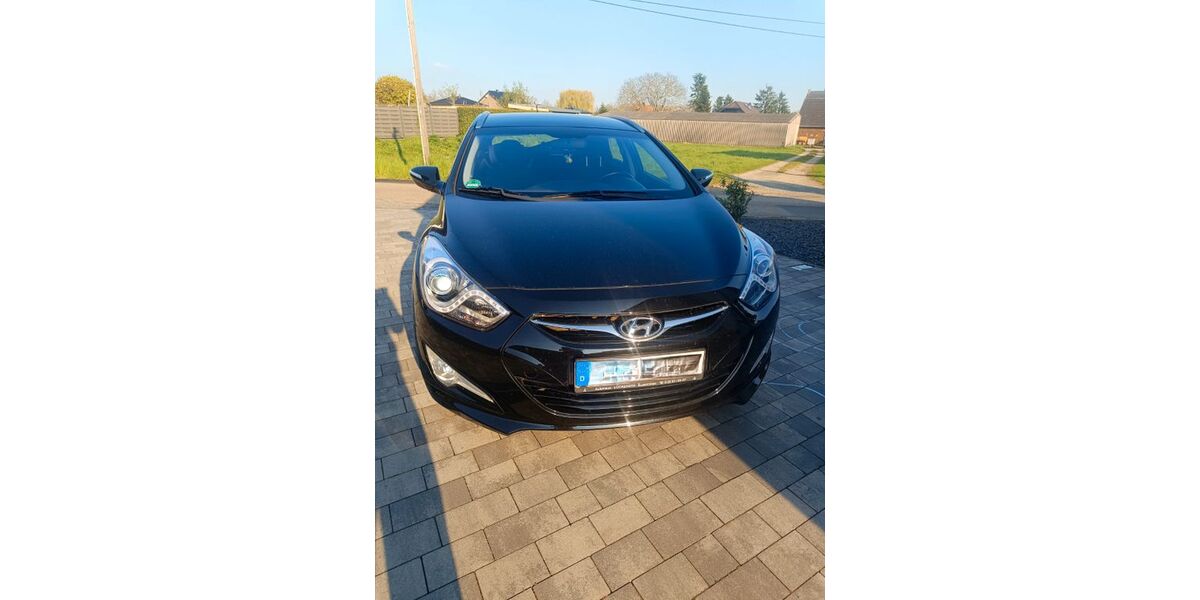 Hyundai i40 146.000 km 6.800 &euro; Zülpich 53909