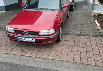 Opel Astra 69.000 km 2.700 &euro; Niederkassel 53859