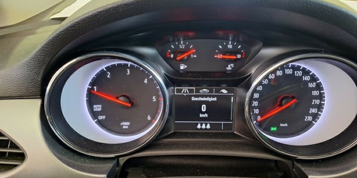 Opel Astra Klima Navi Temp CarPlay GARANTIE 28.000 km 28.000 km 14.900 &euro; Erftstadt 50374