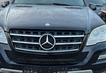 Mercedes-Benz ML 300 402.000 km 3.995 &euro; Düren 52351