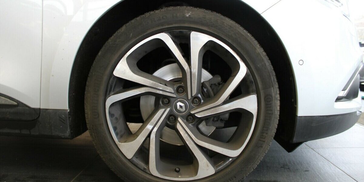 Renault Scenic ENERGY TCe 130 BOSE EDITION 52.334 km 12.980 &euro; Euskirchen 53881