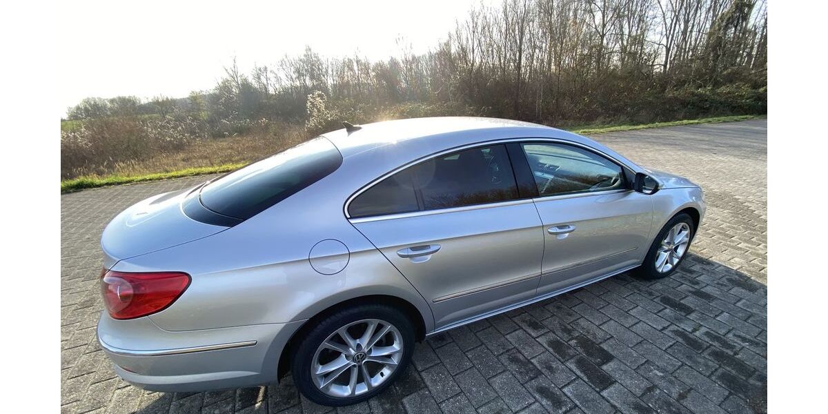 VW Passat 92.500 km 8.300 &euro; Niederkassel 53859