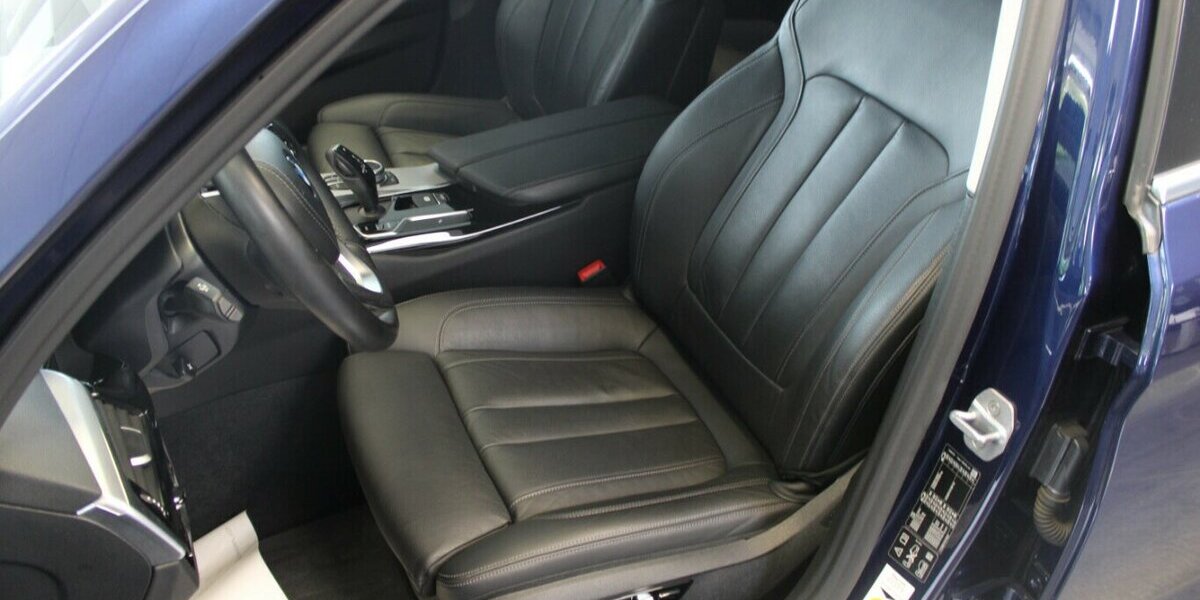 BMW 530 530i xDrive Touring - Leder - Navi - Head up - 85.830 km 27.980 &euro; Euskirchen 53881