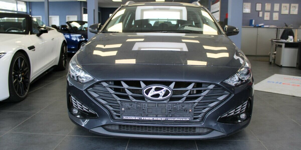 Hyundai i30 Kombi 1.0 T-GDI DCT Select 42.180 km 16.980 &euro; Euskirchen 53881