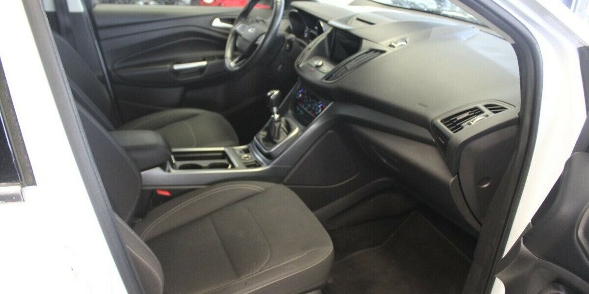 Ford Kuga 1.5 EcoBoost 2x4 ST-Line 105.030 km 13.980 &euro; Euskirchen 53881