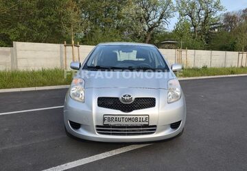 Toyota Yaris 125.510 km 4.099 &euro; BONN 53227