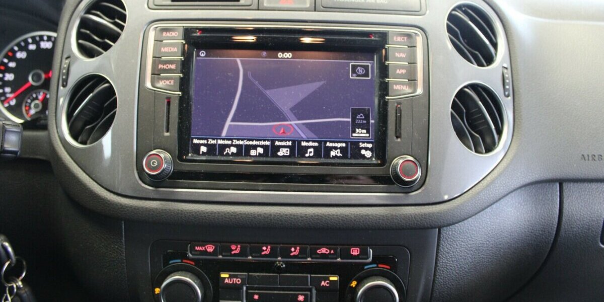 VW Tiguan 2.0 TDI DPF BMT Sport&Style 100.661 km 10.980 &euro; Euskirchen 53881