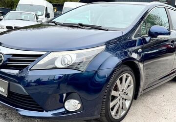 Toyota Avensis 144.000 km 9.900 &euro; Bonn 53227