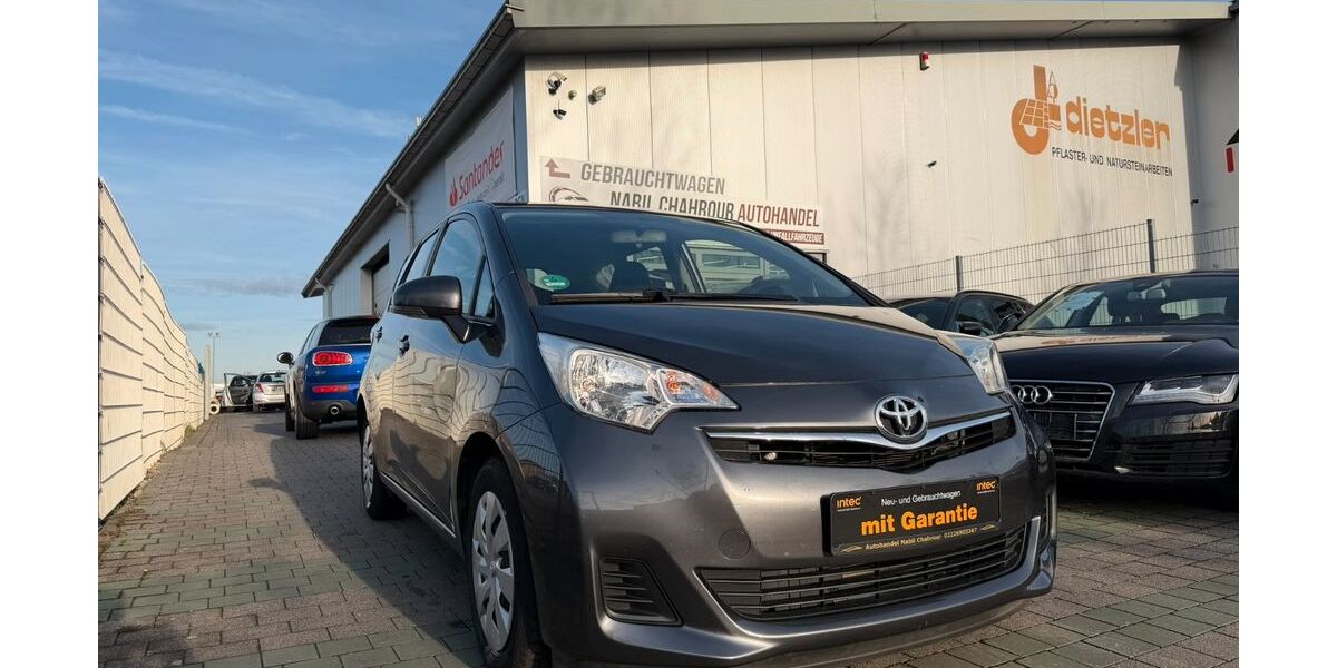 Toyota Verso-S 92.500 km 8.999 &euro; Rheinbach 53359