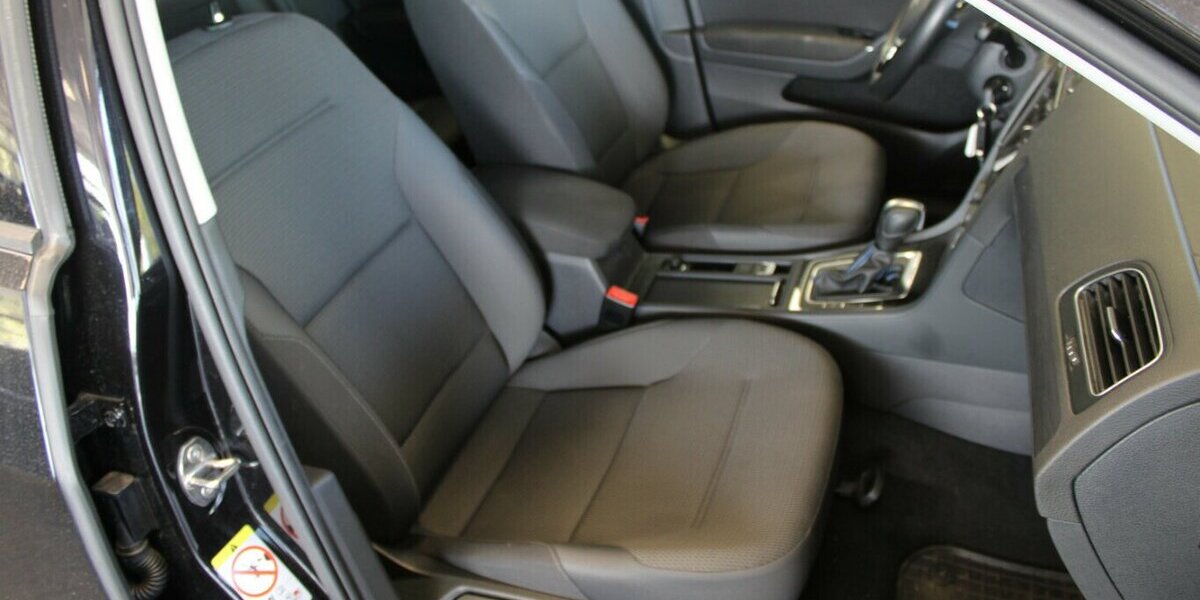 VW e-Golf 51.670 km 13.980 &euro; Euskirchen 53881