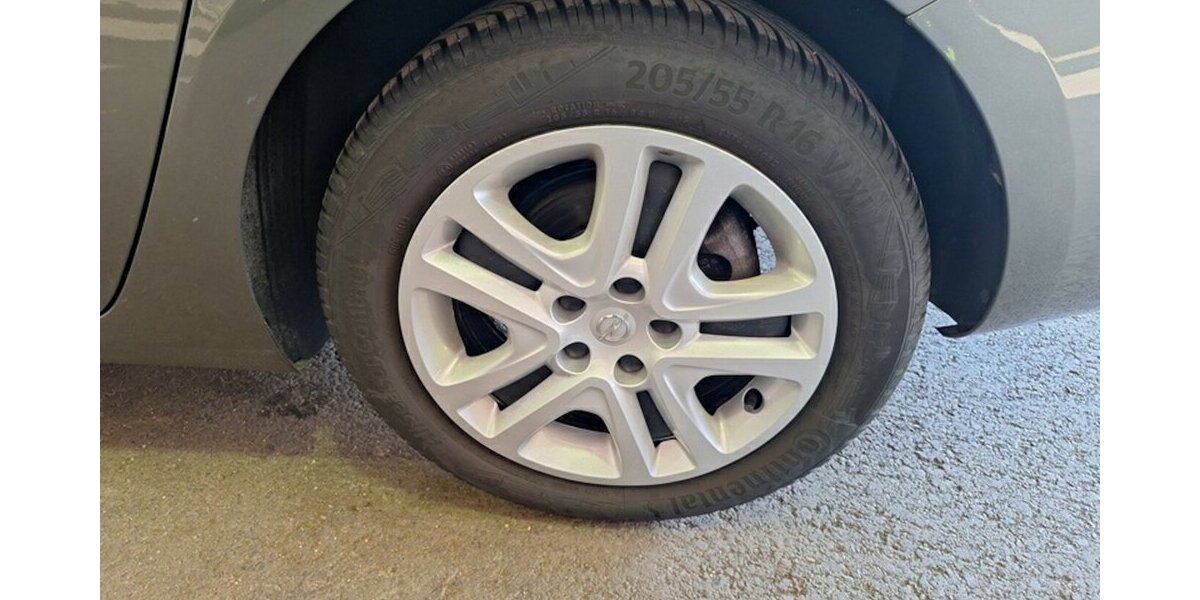 Opel Astra Klima Navi Temp CarPlay GARANTIE 28.000 km 28.000 km 14.900 &euro; Erftstadt 50374