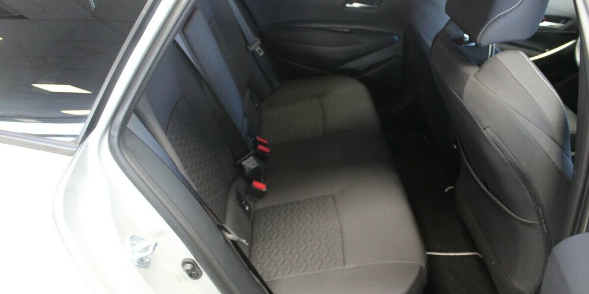 Toyota Corolla 2.0 Touring Sports Hybrid Team Deutschland 77.720 km 22.980 &euro; Euskirchen 53881