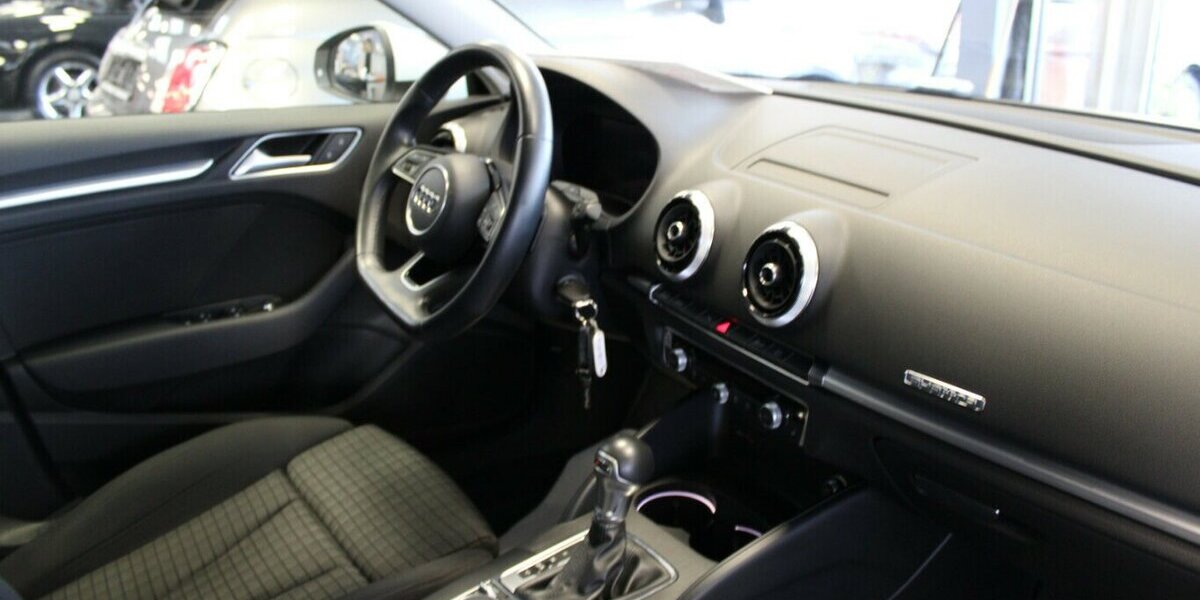 Audi A3 40 TFSI Sprtback Quattro S tronic 104.810 km 21.480 &euro; Euskirchen 53881