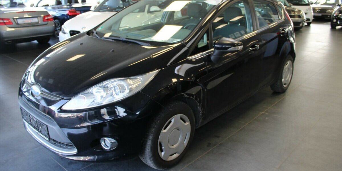 Ford Fiesta 1.25 Ghia - 5-Türig - 1.Hand - 83.440 km 5.980 &euro; Euskirchen 53881