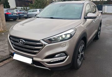 Hyundai TUCSON 133.600 km 14.900 &euro; Meckenheim 53340