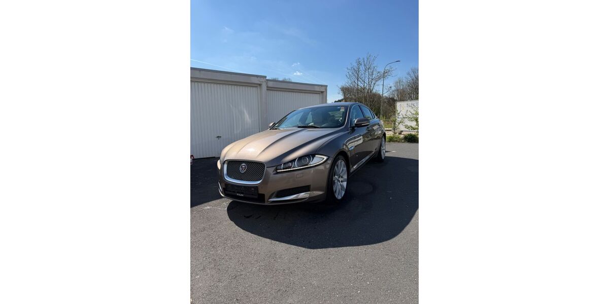 Jaguar XF 327.424 km 8.999 &euro; Nideggen 52385