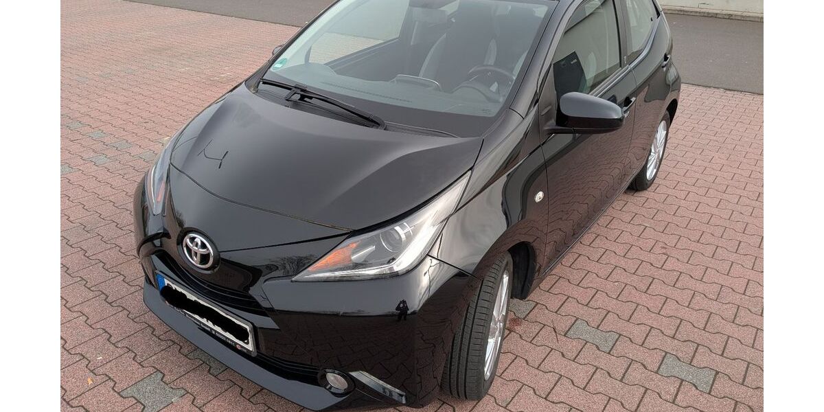 Toyota Aygo (X) 95.676 km 7.200 &euro; Bornheim 53332