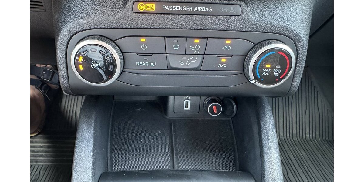Ford Focus Navi Temp Sth Spurh CarPlay 5xServ GARANTIE 30.000 km 14.900 &euro; Erftstadt 50374