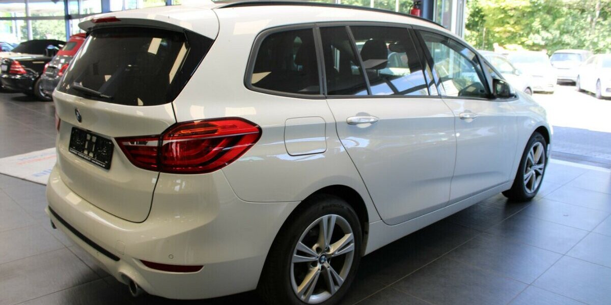 BMW 218 218d Gran Tourer Aut. Sport Line - Navi - LED 69.998 km 22.980 &euro; Euskirchen 53881