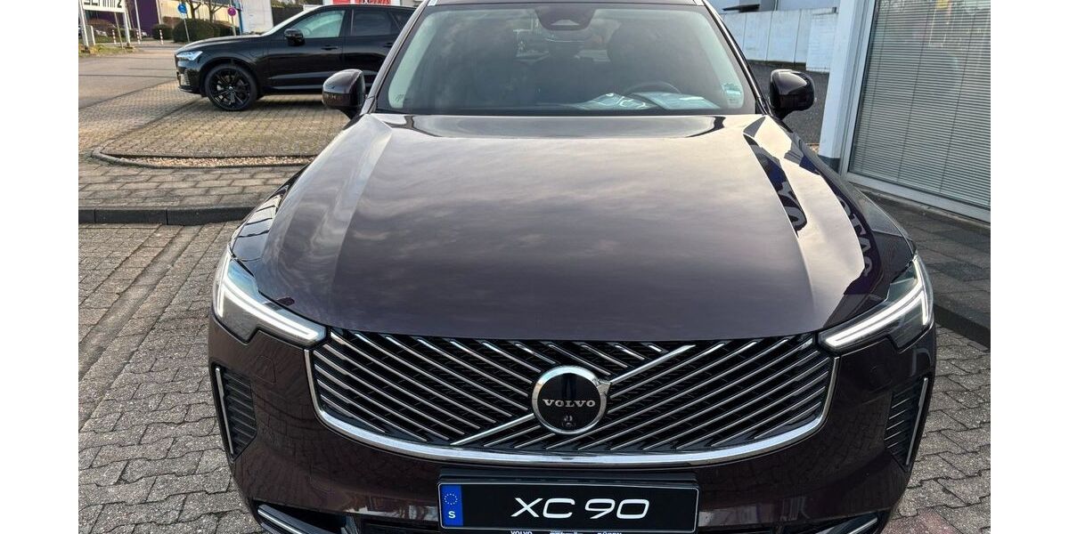 Volvo XC90 26.593 km 61.850 &euro; Düren 52351