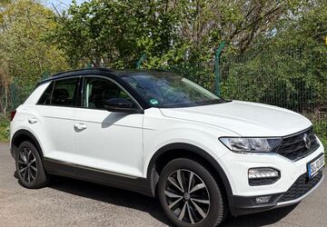 VW T-Roc 92.843 km 14.599 &euro; Niederkassel 53859