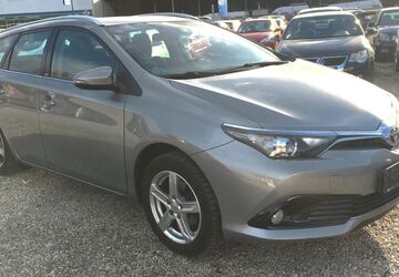 Toyota Auris 181.000 km 7.499 &euro; Bonn 53227