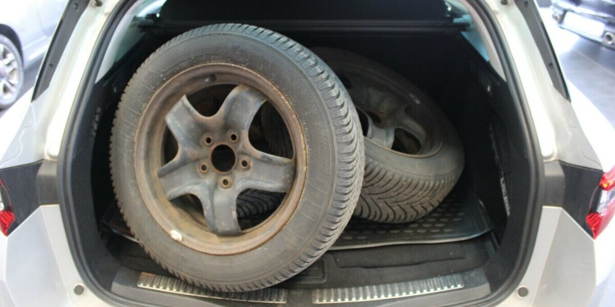 Renault Megane TCe 130 Bose Edtition 128.285 km 8.980 &euro; Euskirchen 53881