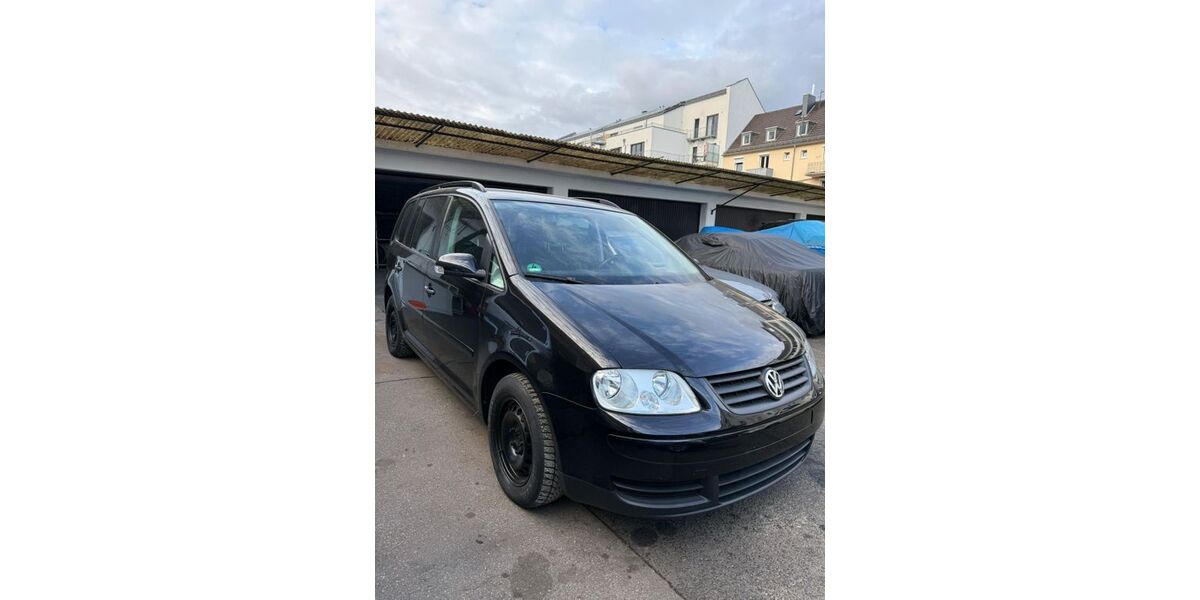VW Touran 243.000 km 2.199 &euro; Bonn 53229