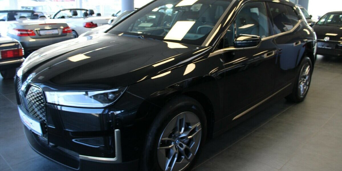 BMW iX xDrive50 35.740 km 52.980 &euro; Euskirchen 53881