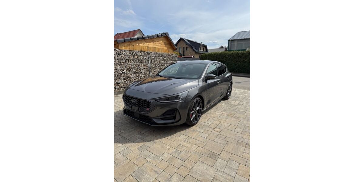 Ford Focus 24.000 km 33.999 &euro; Zülpich 53909