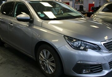 Peugeot 308 1.5 BlueHDi Allure Pack 61.193 km 13.980 &euro; Euskirchen 53881