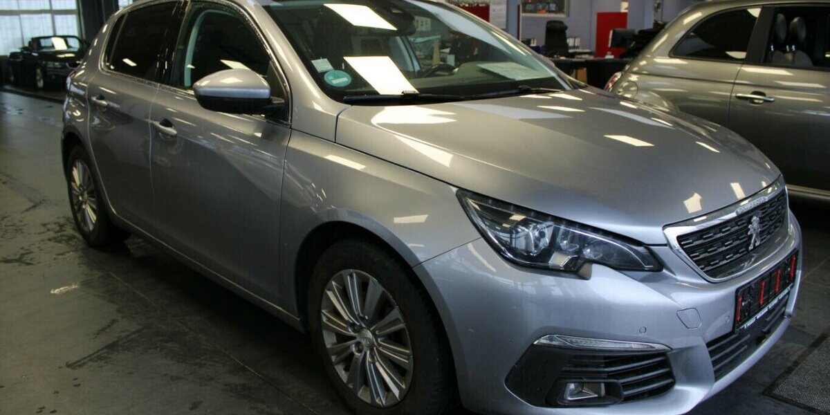 Peugeot 308 1.5 BlueHDi Allure Pack 61.193 km 13.980 &euro; Euskirchen 53881