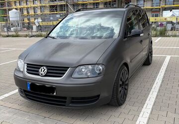 VW Touran 366.000 km 2.700 &euro; Blankenheim 53945