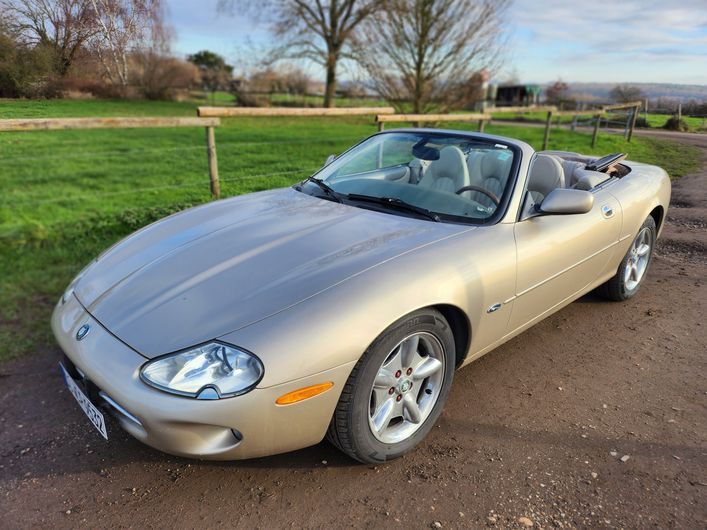 Jaguar XK8 159.000 km 11.950 &euro; Alfter 53347