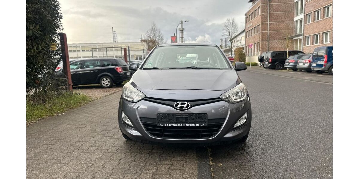 Hyundai i20 206.438 km 3.299 &euro; Wesseling 50389