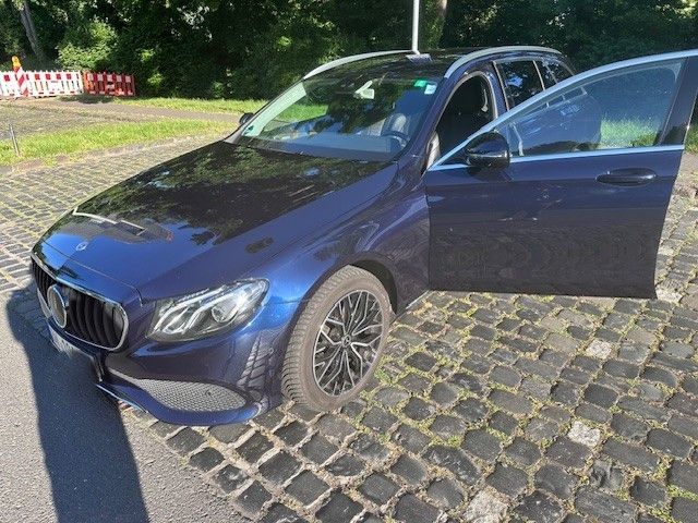 Mercedes-Benz E 200 130.000 km 21.000 &euro; Bonn 53177