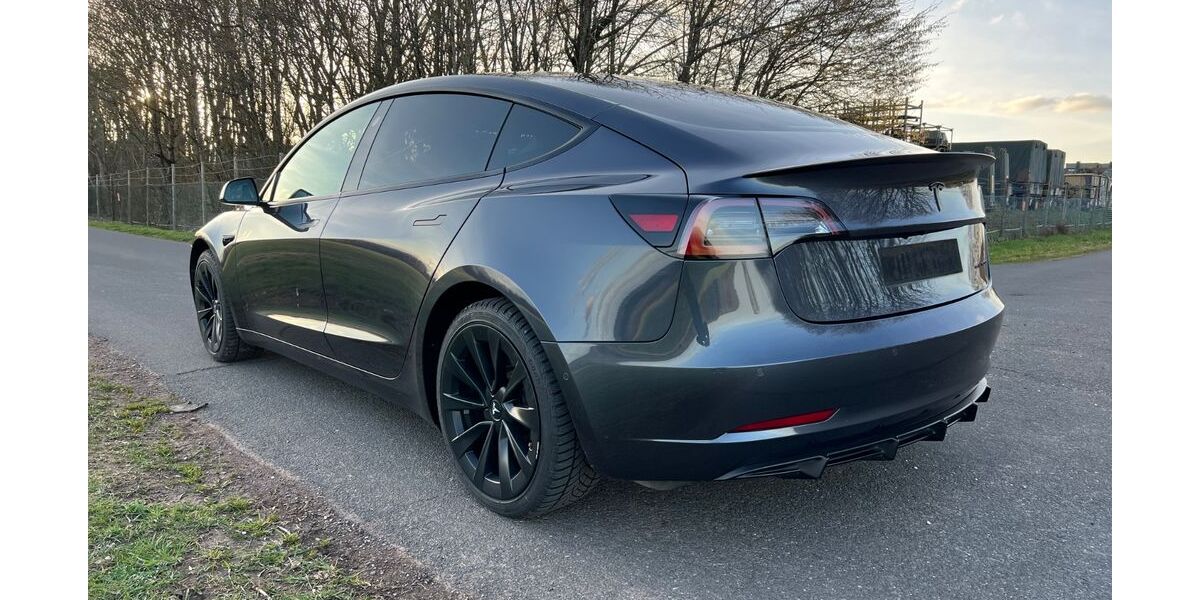 Tesla Model 3 89.500 km 26.790 &euro; Kall 53925